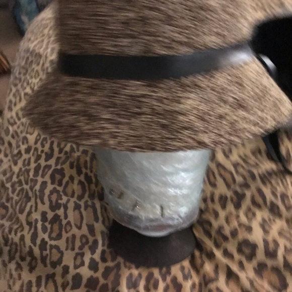 Danier tweed fedora hat brown and tan with black leather band - Picture 3 of 4